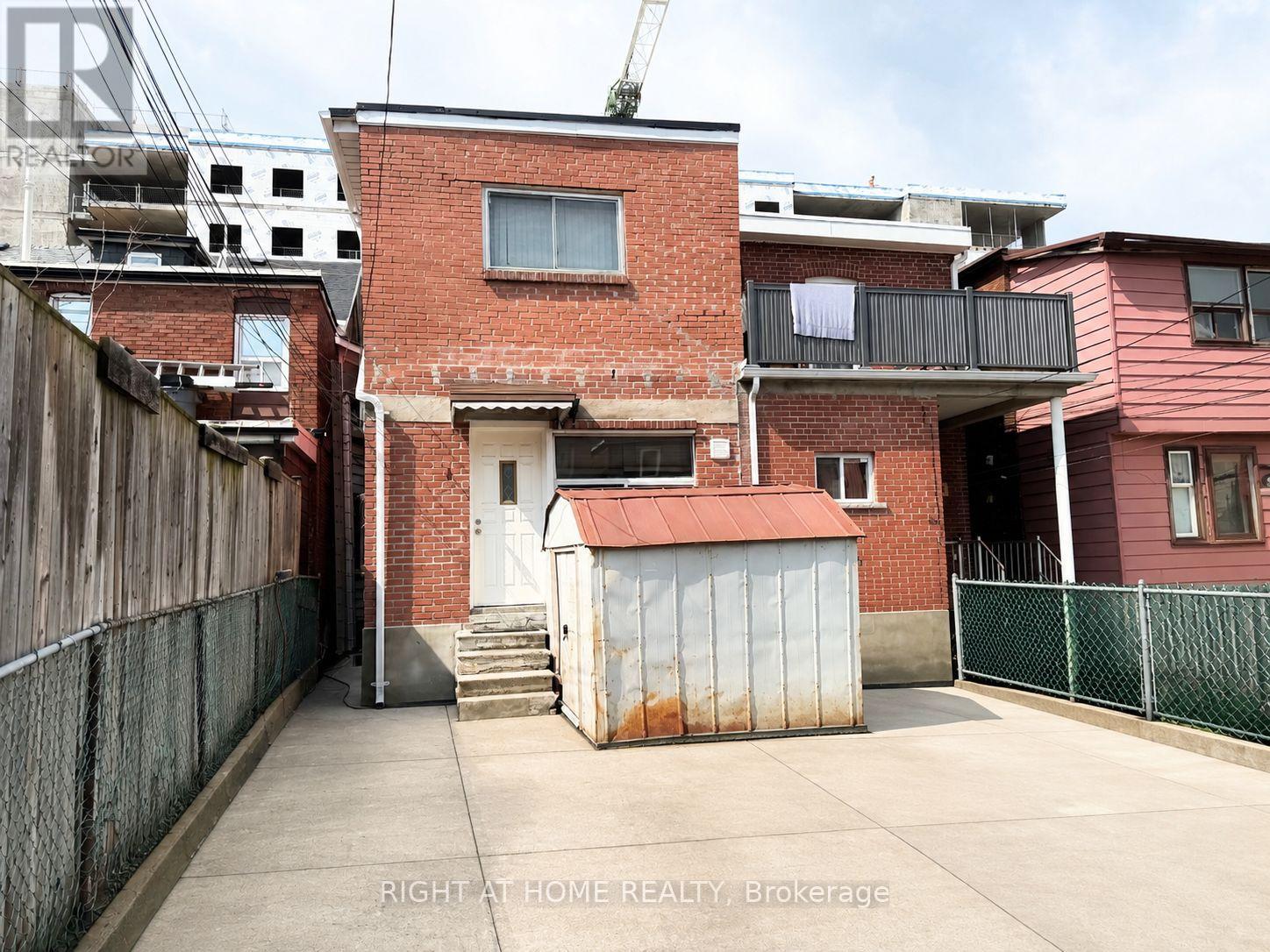 785 Lansdowne Avenue, Toronto, Ontario  M6H 3Z1 - Photo 22 - W13655118