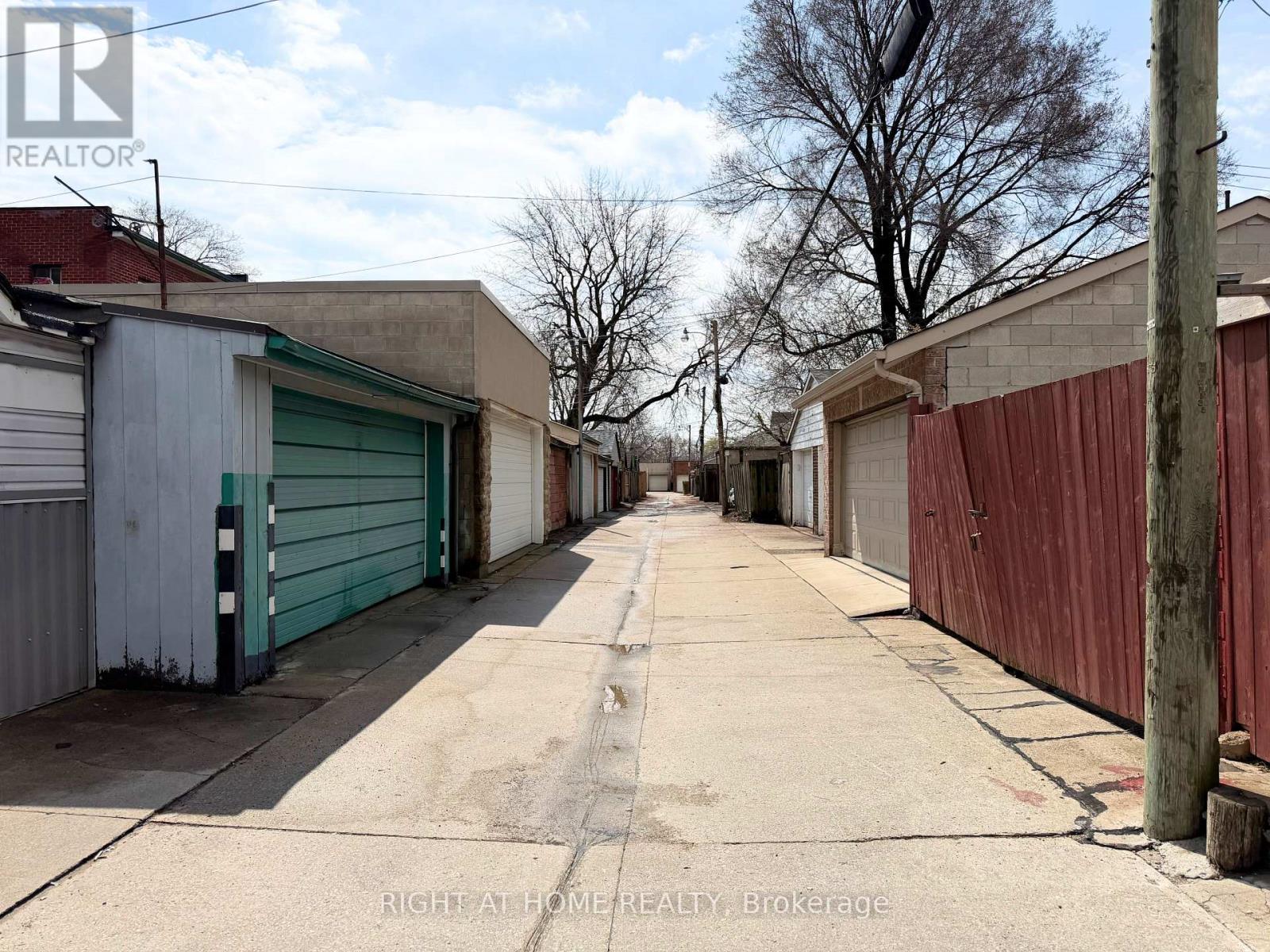 785 Lansdowne Avenue, Toronto, Ontario  M6H 3Z1 - Photo 23 - W13655118