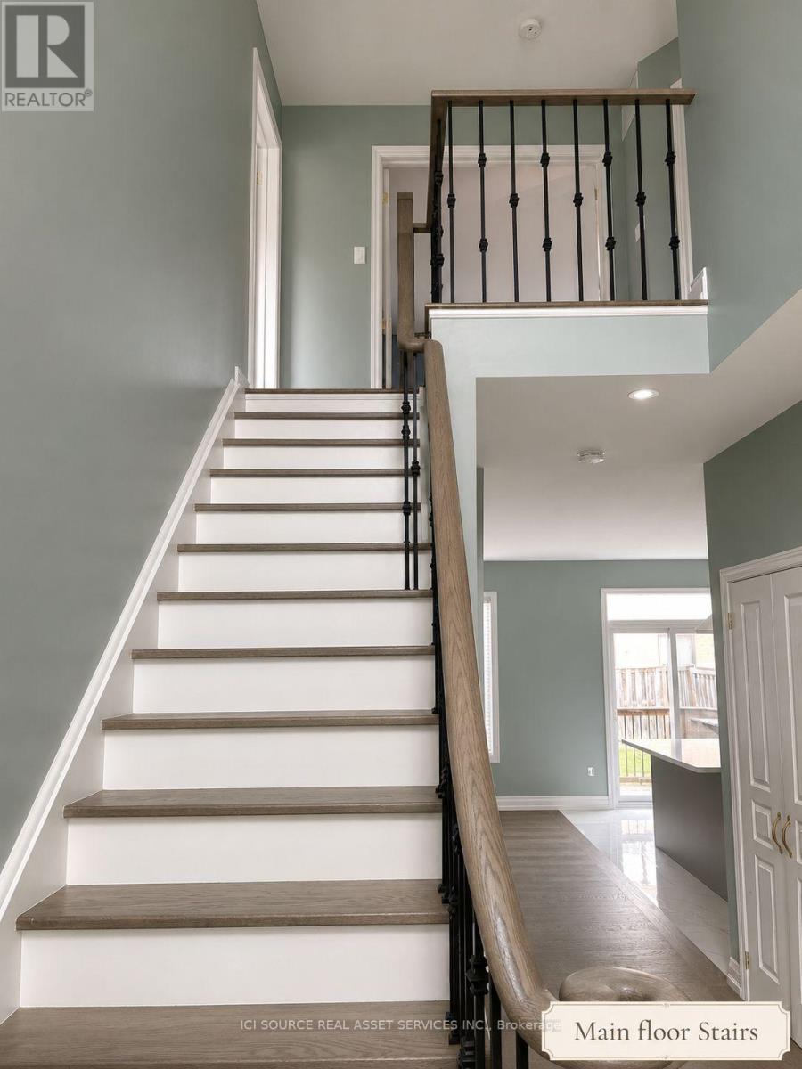 22 Castleview Crescent, Markham, Ontario  L6C 3C2 - Photo 7 - N13621640