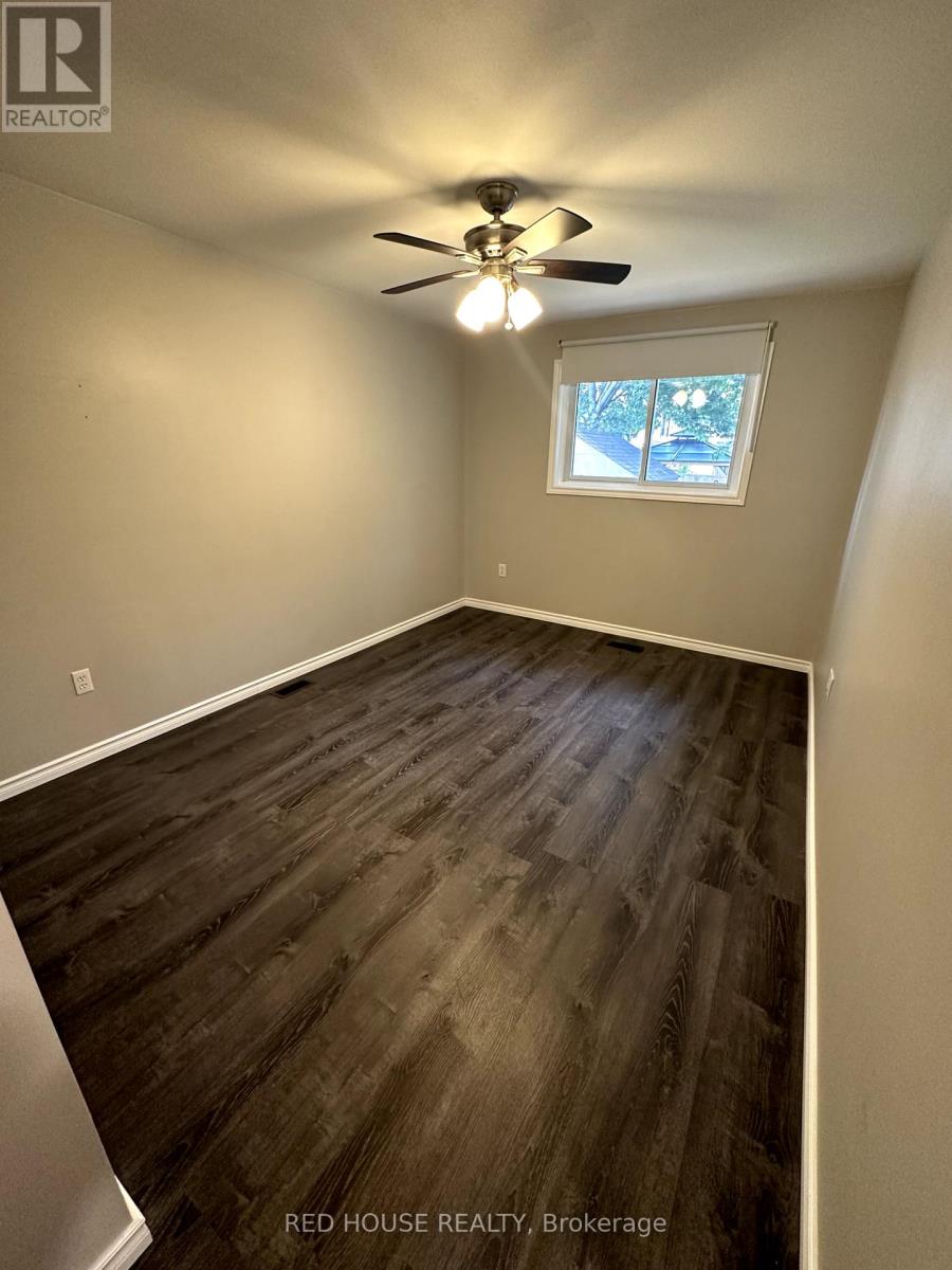 52 Charlbrook Avenue, Barrie, Ontario L4M 2Y4 - Photo 11 - S13655148