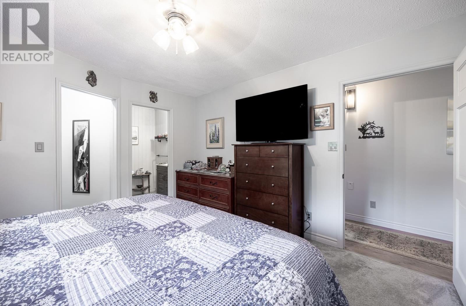 2032 20th Side Rd, Richard's Landing, Ontario  P0R 1J0 - Photo 19 - SM262106