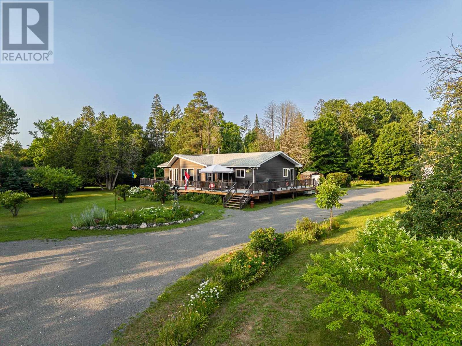 2032 20th Side Rd, Richard's Landing, Ontario  P0R 1J0 - Photo 39 - SM262106