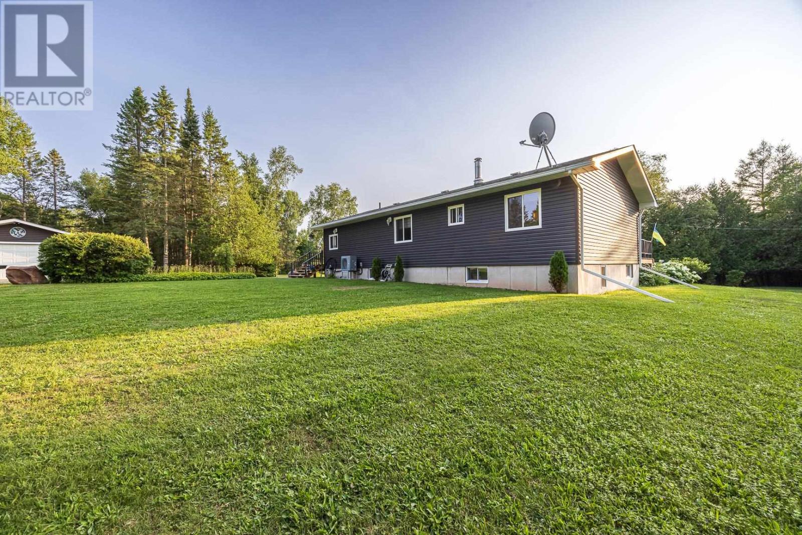 2032 20th Side Rd, Richard's Landing, Ontario  P0R 1J0 - Photo 4 - SM262106