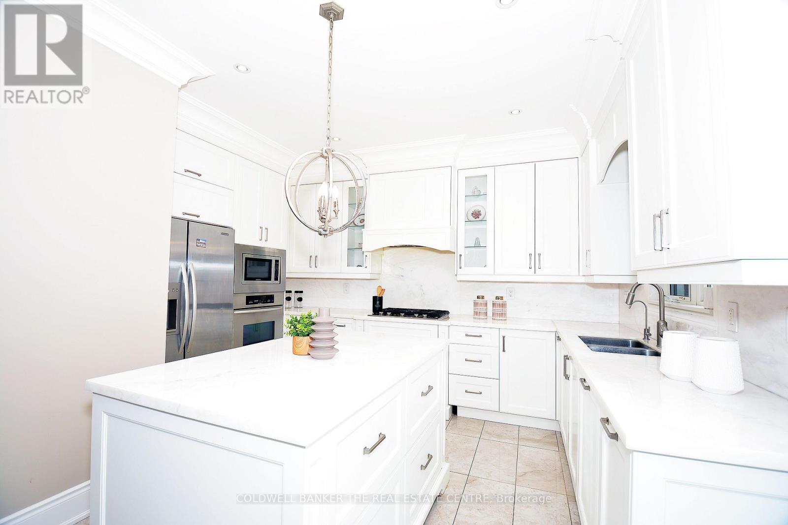 304 Tower Hill Road, Richmond Hill, Ontario  L4E 0A7 - Photo 11 - N13655166