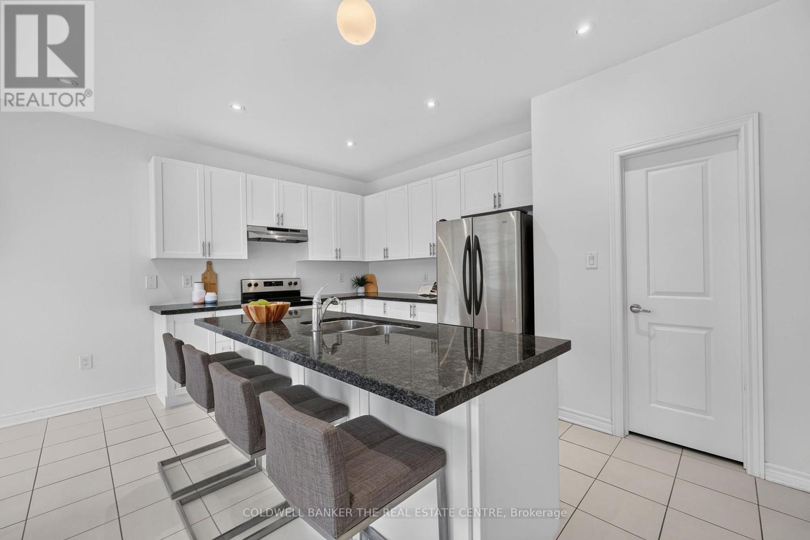 1048 Barton Way, Innisfil, Ontario  L9S 0N5 - Photo 6 - N13655202