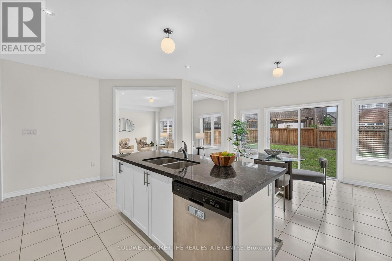 1048 Barton Way, Innisfil, Ontario  L9S 0N5 - Photo 7 - N13655202