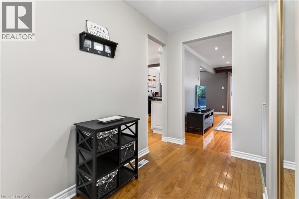 479 Woodview Road Unit# 3, Burlington, Ontario  L7N 2Z9 - Photo 6 - 40854063