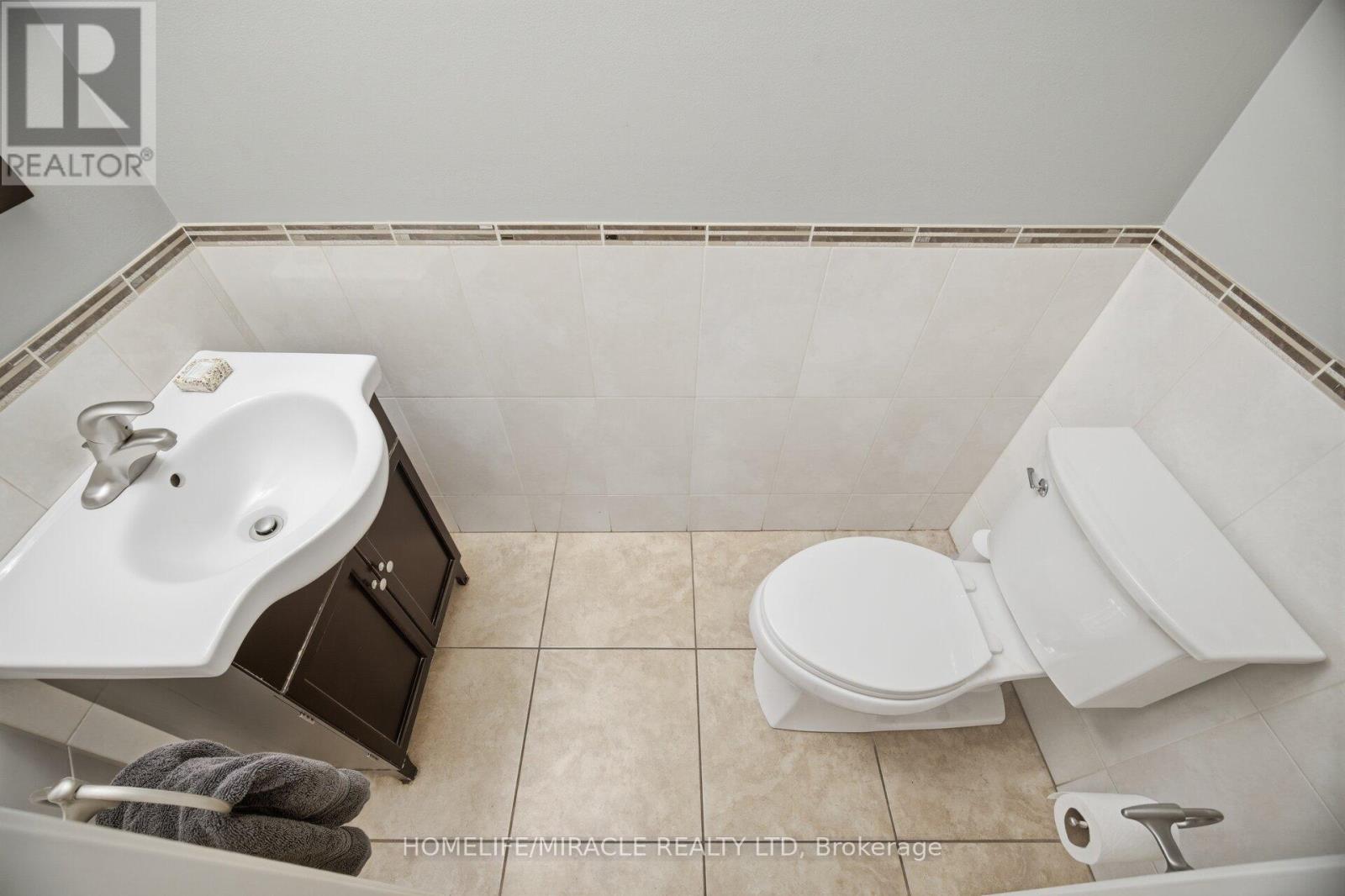 6089 Carradine Court, Mississauga, Ontario  L5V 2C2 - Photo 17 - W13655182