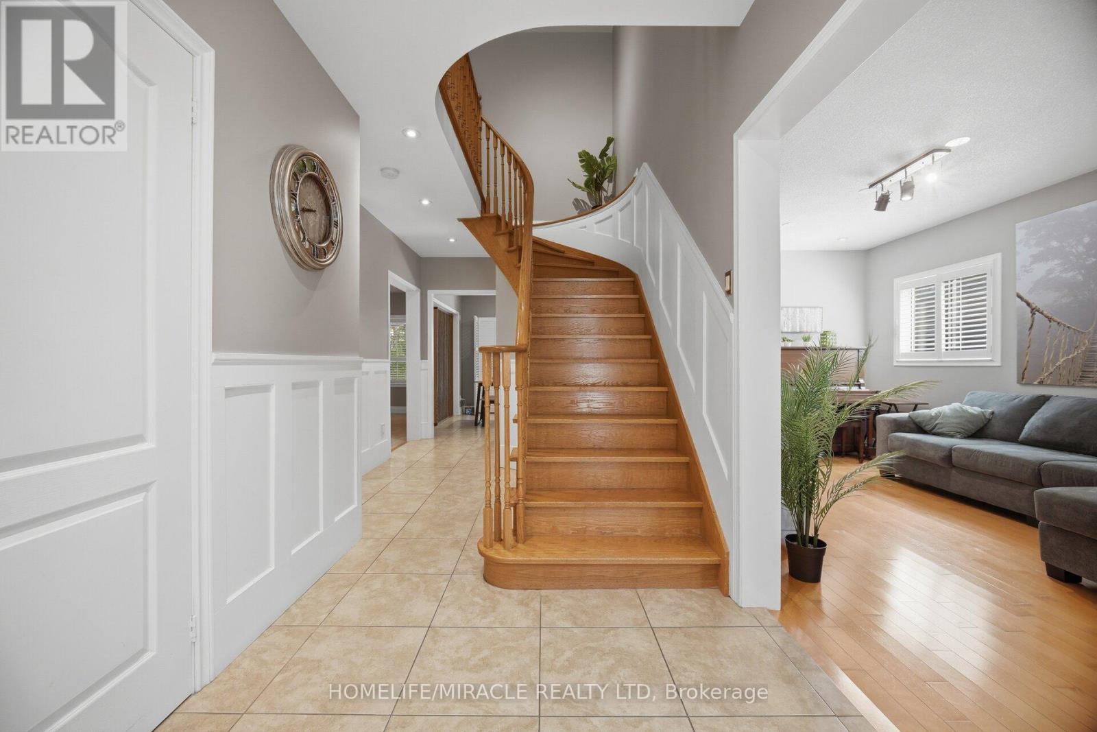 6089 Carradine Court, Mississauga, Ontario  L5V 2C2 - Photo 18 - W13655182