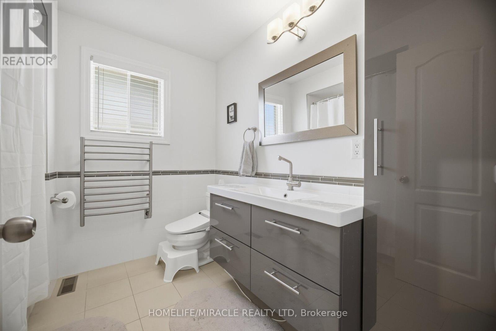 6089 Carradine Court, Mississauga, Ontario  L5V 2C2 - Photo 30 - W13655182