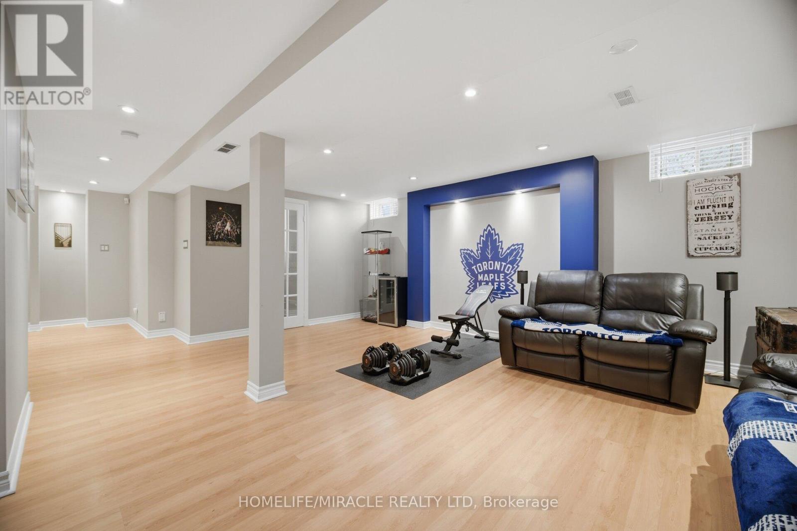 6089 Carradine Court, Mississauga, Ontario  L5V 2C2 - Photo 32 - W13655182