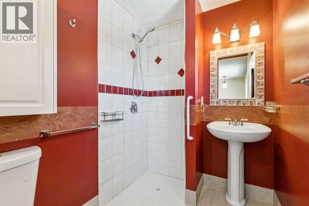 328 Norseman Road NW, Calgary, Alberta  T2K 5M5 - Photo 24 - A2320672