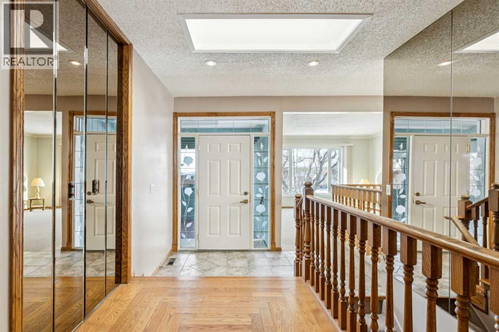 328 Norseman Road NW, Calgary, Alberta  T2K 5M5 - Photo 10 - A2320672