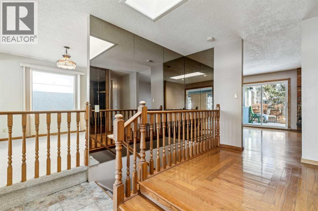 328 Norseman Road NW, Calgary, Alberta  T2K 5M5 - Photo 11 - A2320672