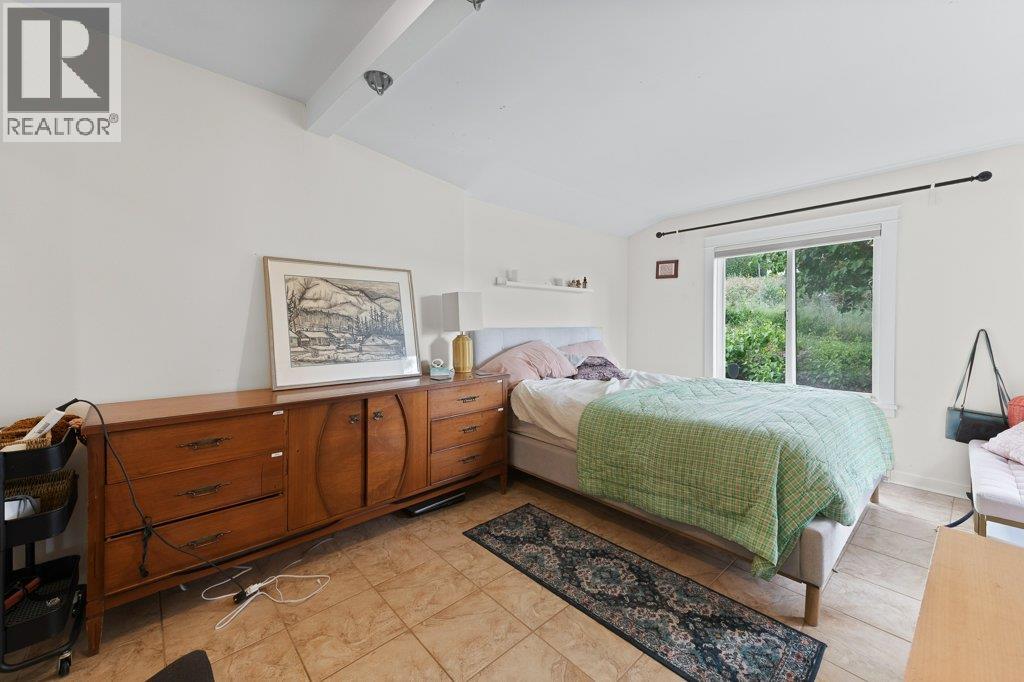 4852-4858 Lakeshore Road, Kelowna, British Columbia  V1W 4H7 - Photo 74 - 10397006