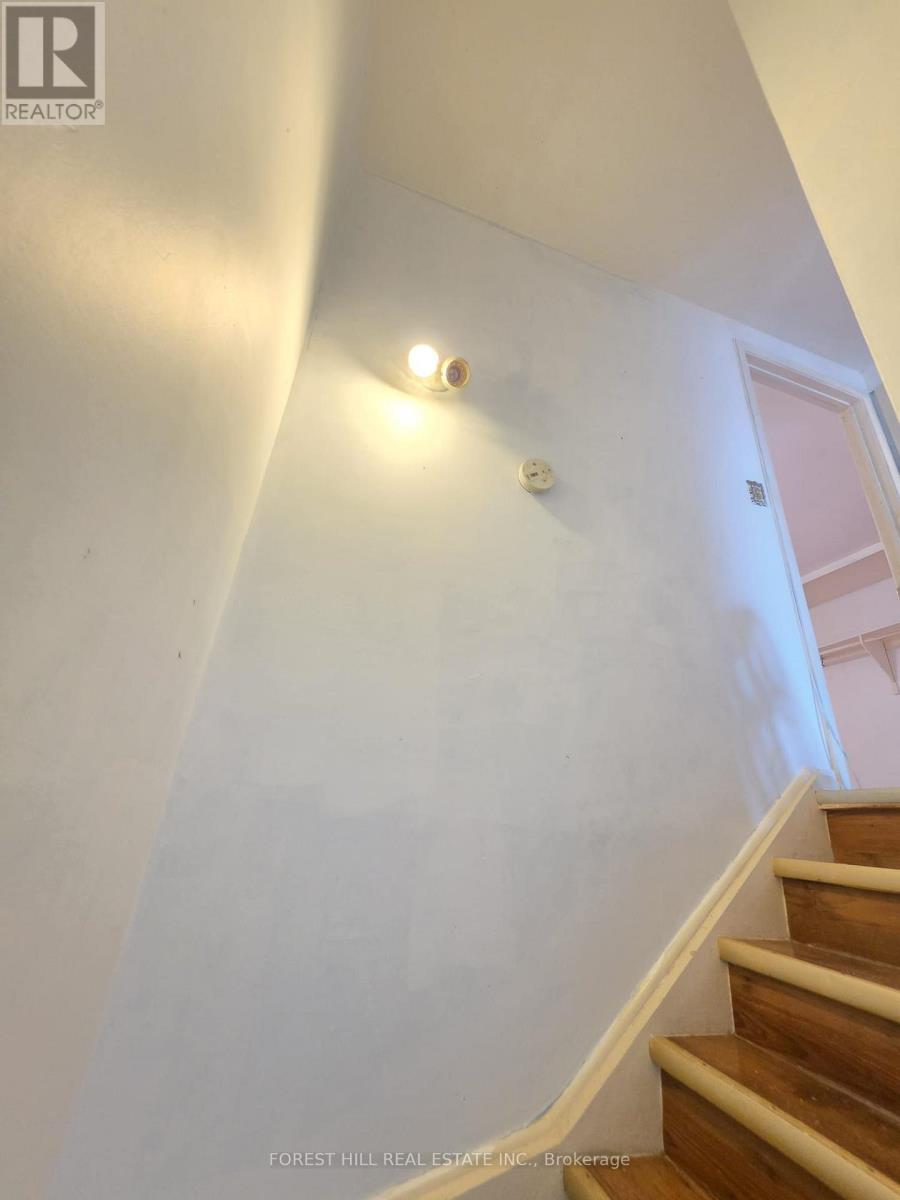 #19 - 50 Coleman Avenue, Toronto, Ontario M4C 1P7 - Photo 8 - E13626480