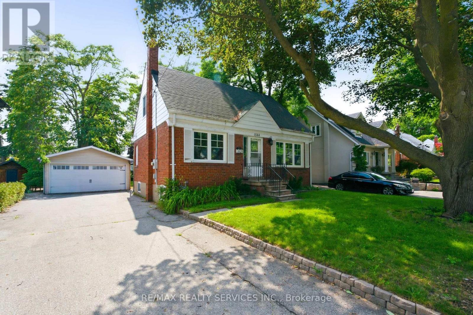 1544 Alexandra Boulevard, Mississauga, Ontario  L5E 2B6 - Photo 5 - W13649610