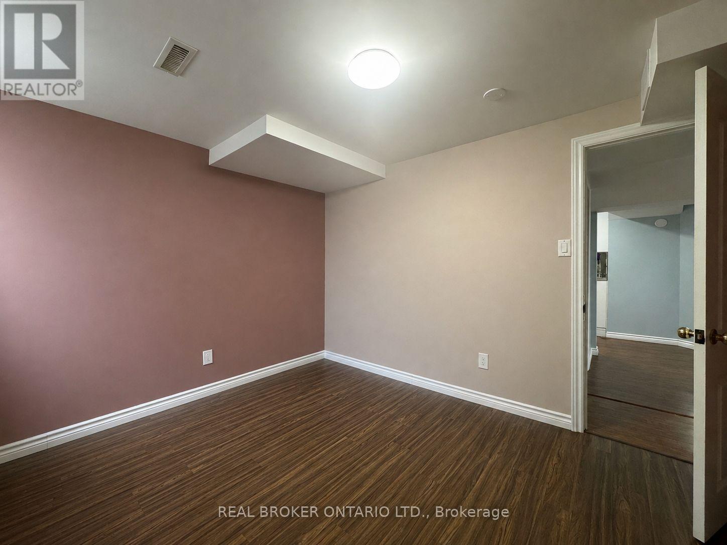 A - 34 Engel Crescent, Barrie, Ontario  L4N 6K5 - Photo 15 - S13655204