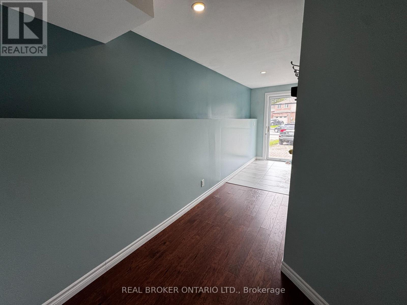A - 34 Engel Crescent, Barrie, Ontario  L4N 6K5 - Photo 4 - S13655204