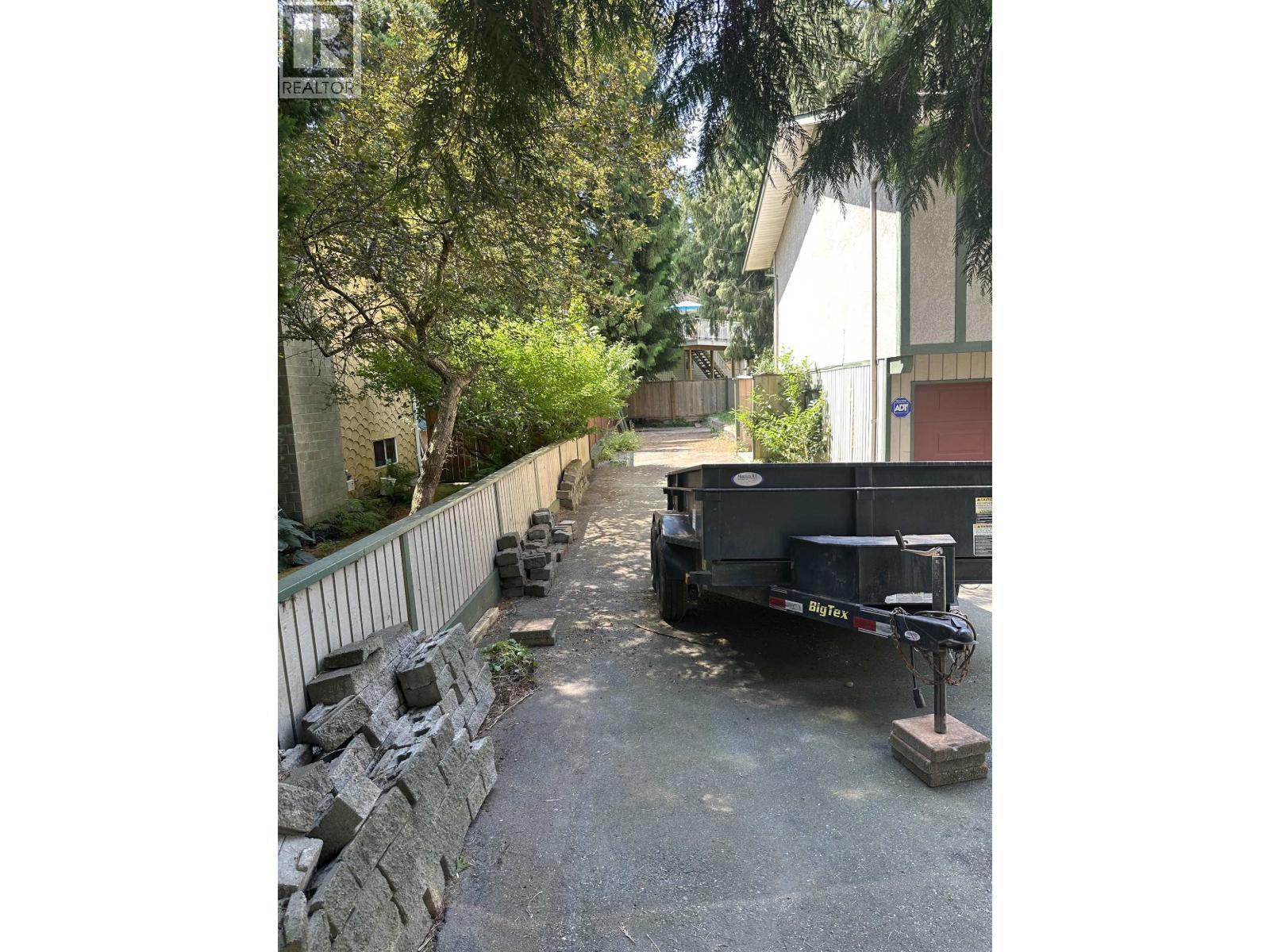 3821 Clematis Crescent, Port Coquitlam, British Columbia  V3B 4A9 - Photo 2 - R3145328