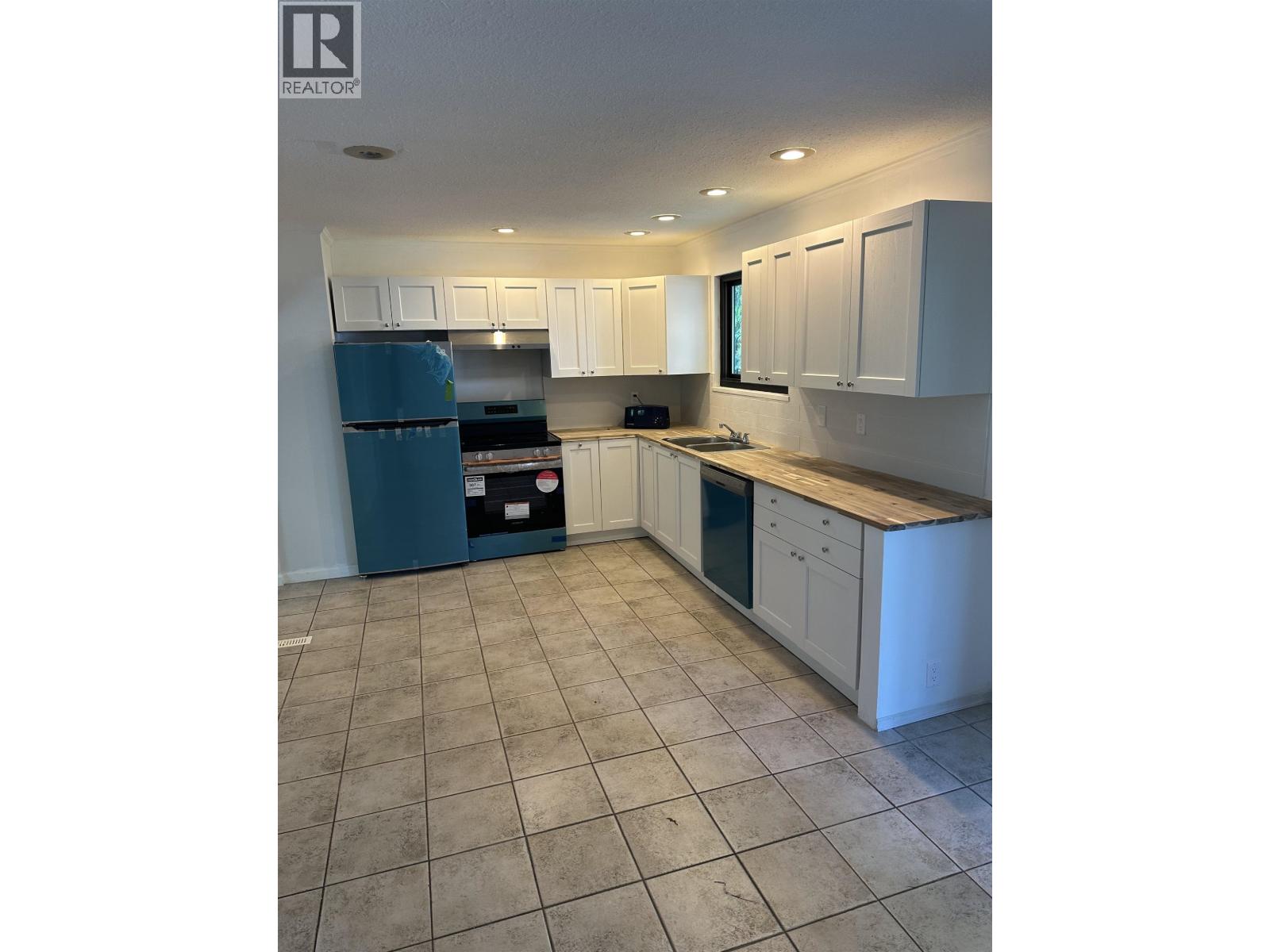 3821 Clematis Crescent, Port Coquitlam, British Columbia  V3B 4A9 - Photo 7 - R3145328