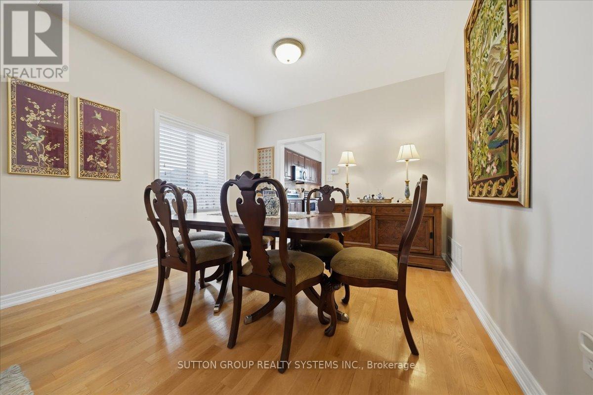 1382 Avon Drive, Mississauga, Ontario  L5N 7Z3 - Photo 7 - W13584412
