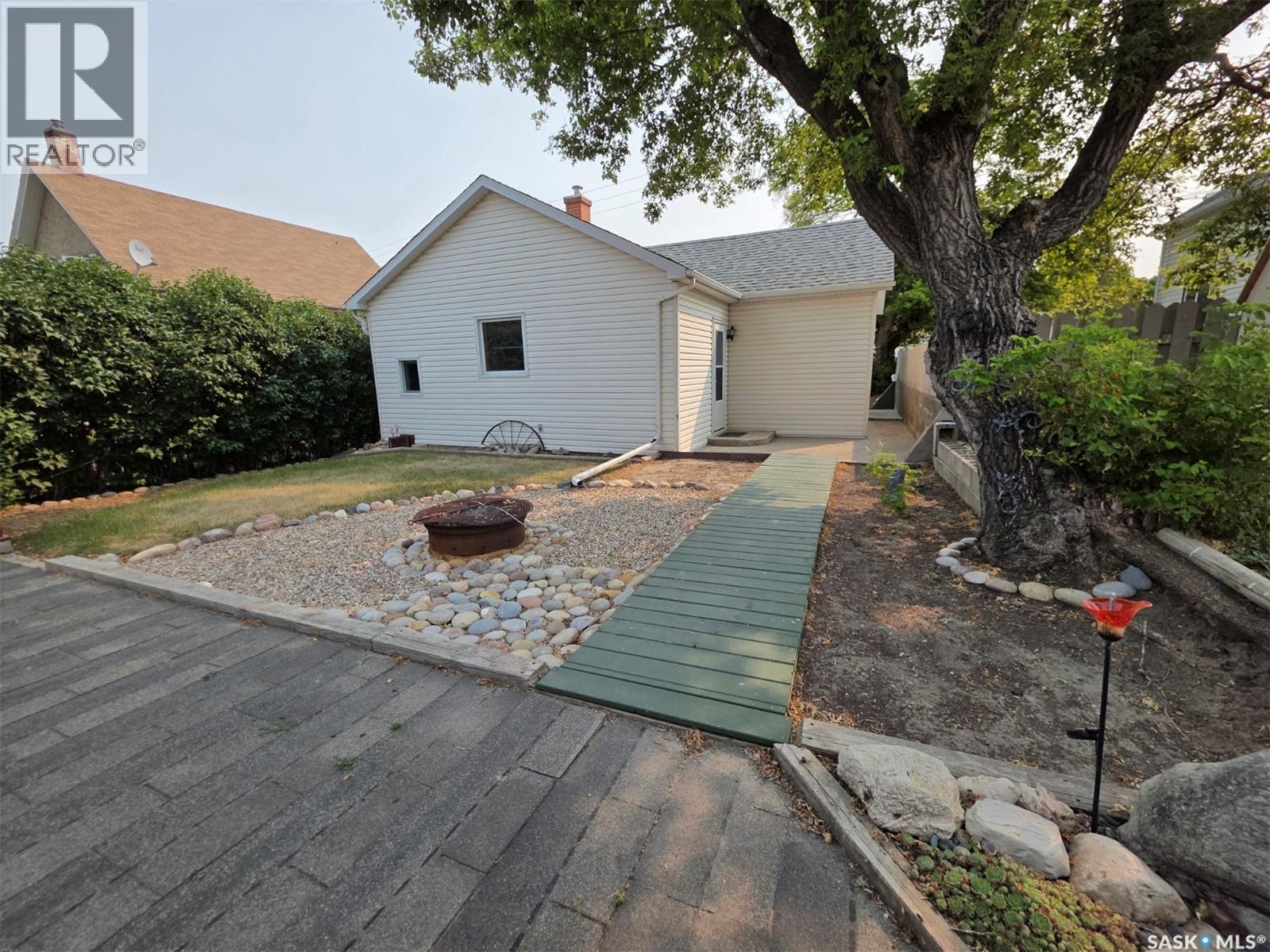 212 6th AVENUE NE, swift current, Saskatchewan