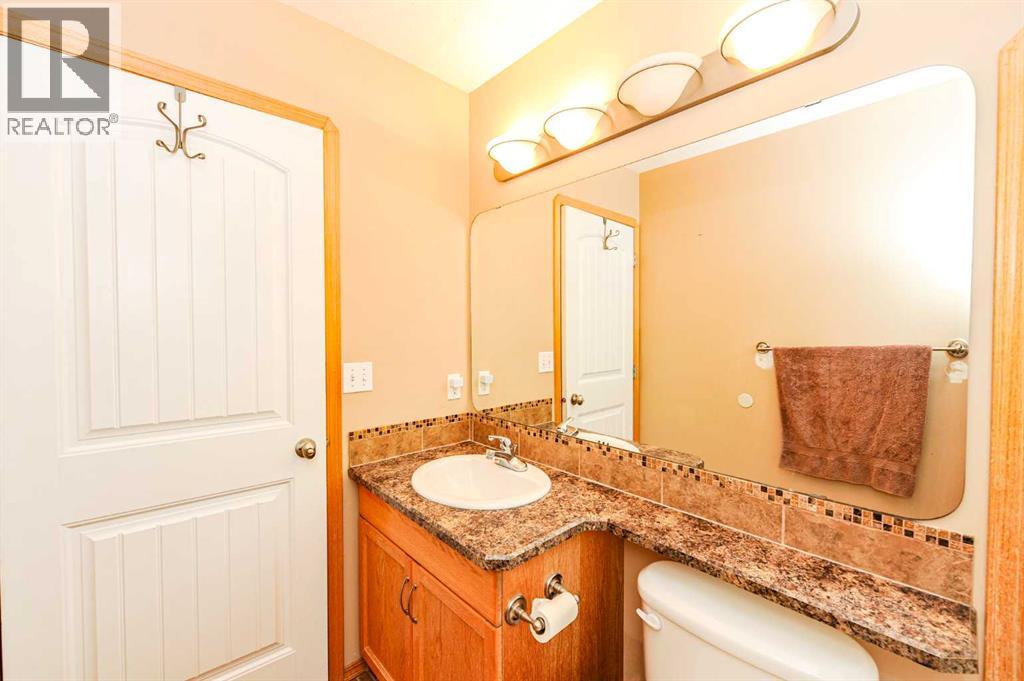 7310 46 Avenue, Camrose, Alberta  T4V 1X9 - Photo 32 - A2330111