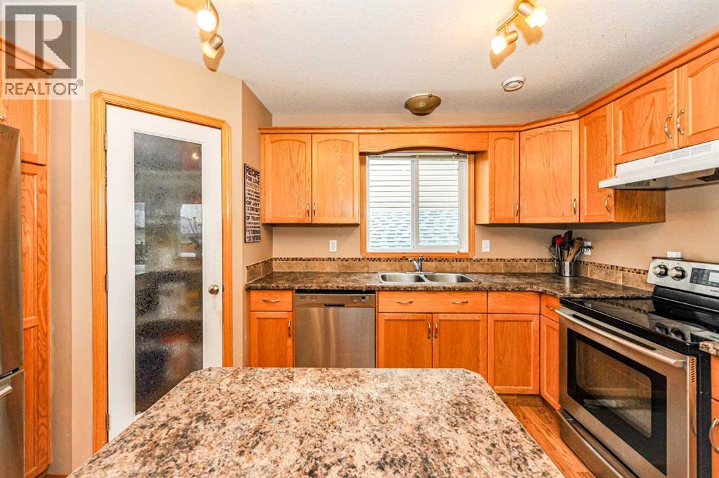 7310 46 Avenue, Camrose, Alberta  T4V 1X9 - Photo 6 - A2330111