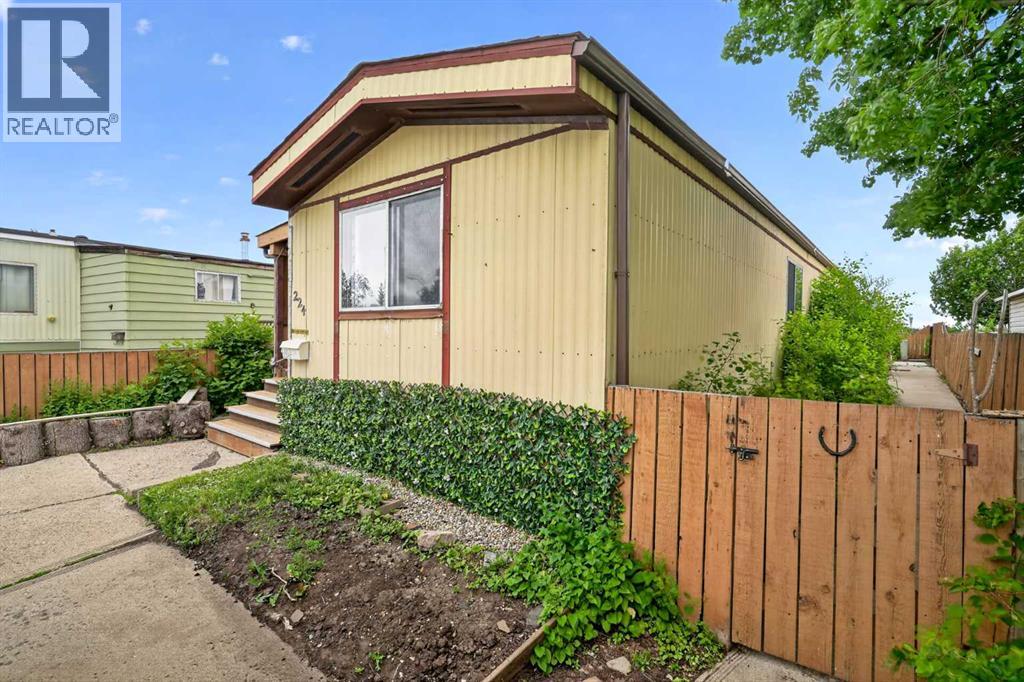 224 Huntwell Road NE, Calgary, Alberta  T2K 5S9 - Photo 2 - A2331933