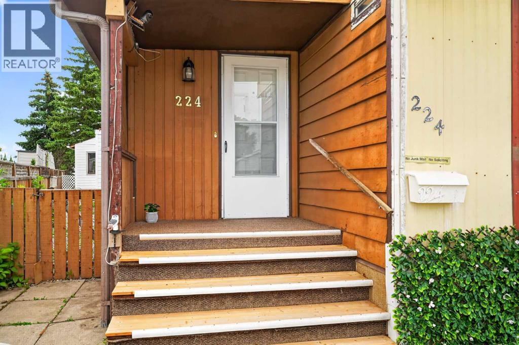 224 Huntwell Road NE, Calgary, Alberta  T2K 5S9 - Photo 3 - A2331933