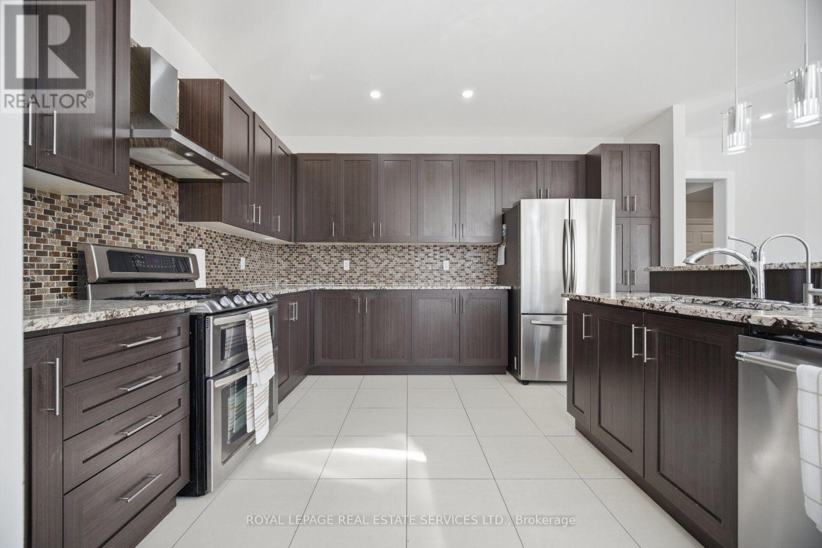 8 Wardsville Drive, Brampton, Ontario  L6Y 0T7 - Photo 13 - W13655260