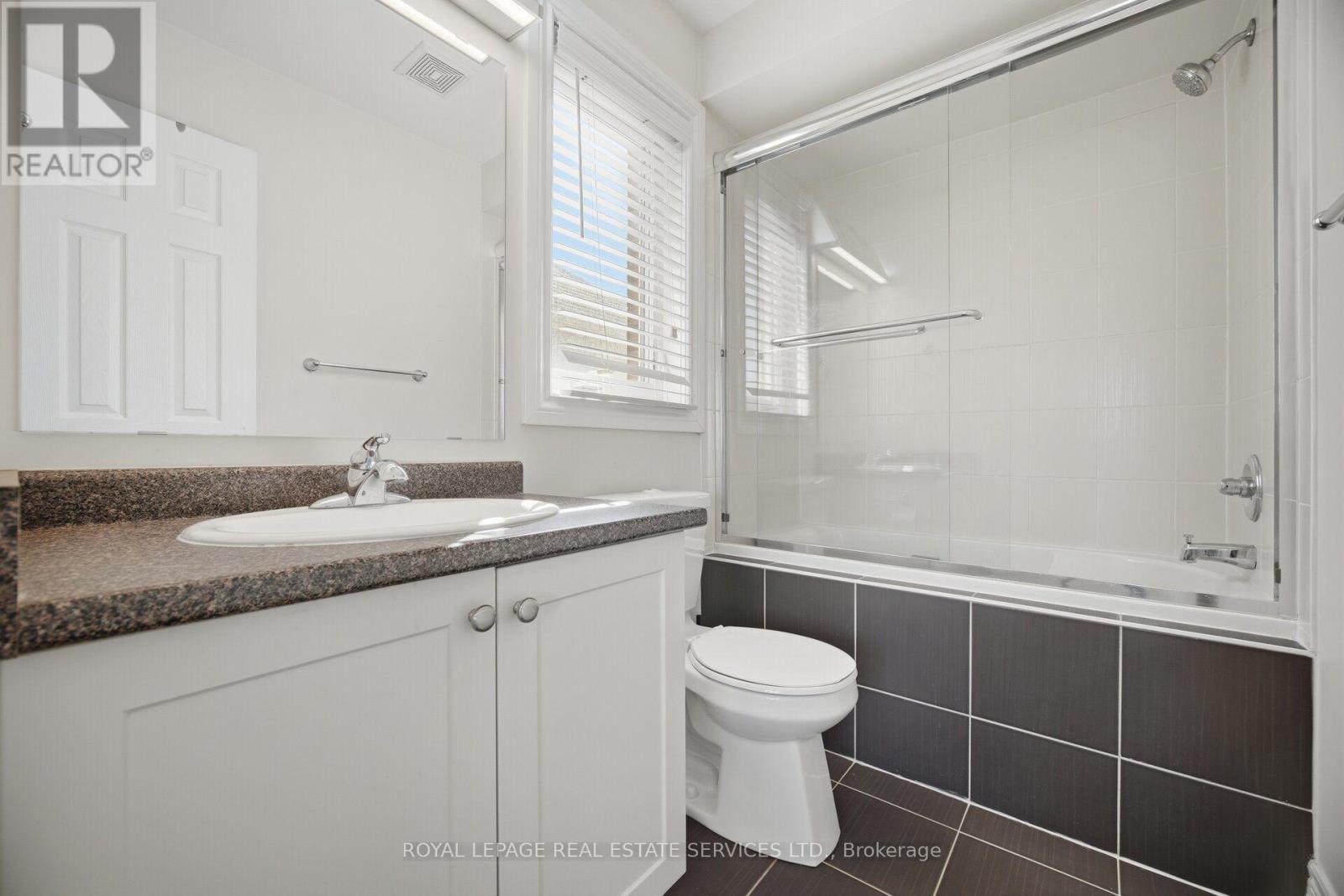 8 Wardsville Drive, Brampton, Ontario  L6Y 0T7 - Photo 27 - W13655260