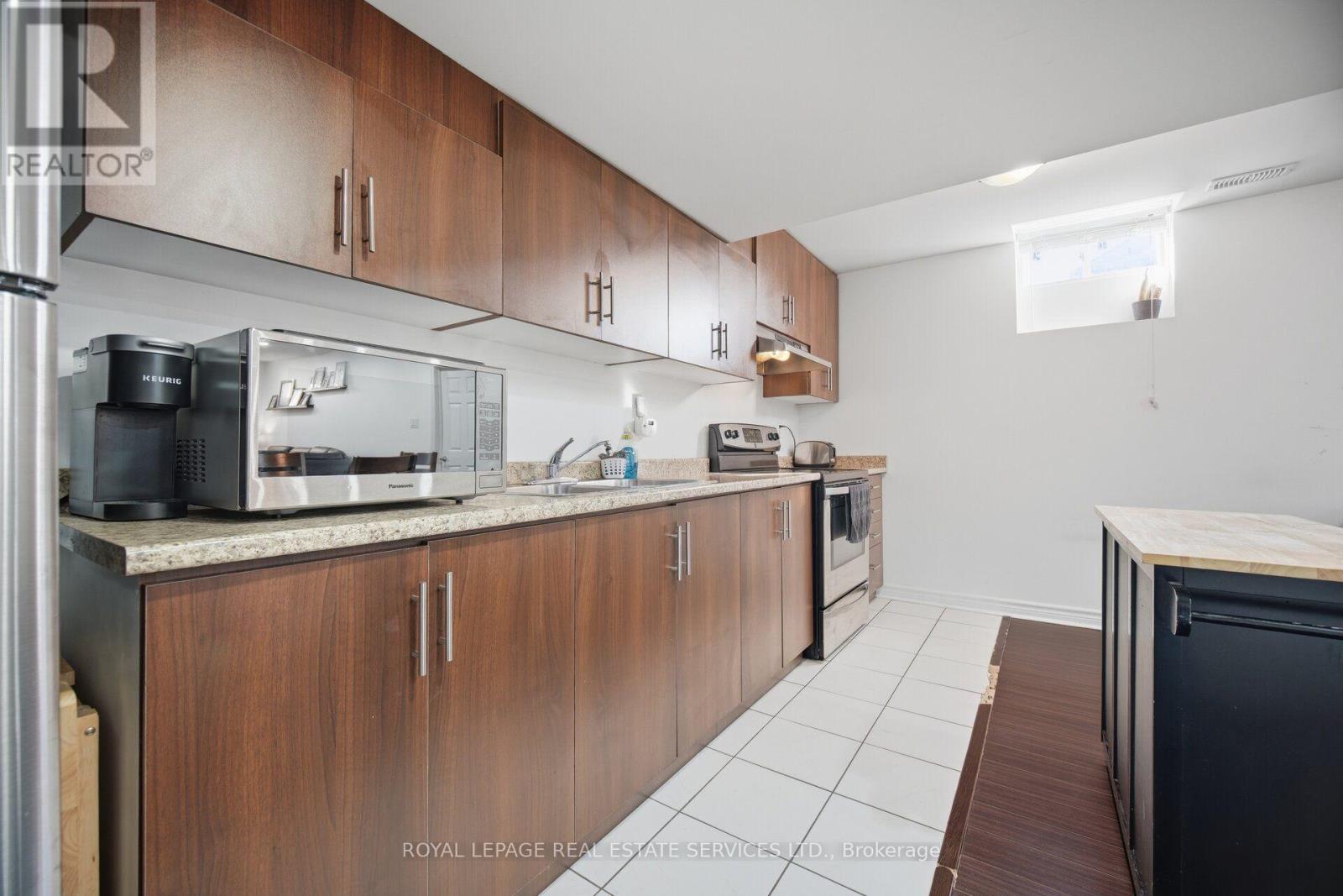 8 Wardsville Drive, Brampton, Ontario  L6Y 0T7 - Photo 40 - W13655260