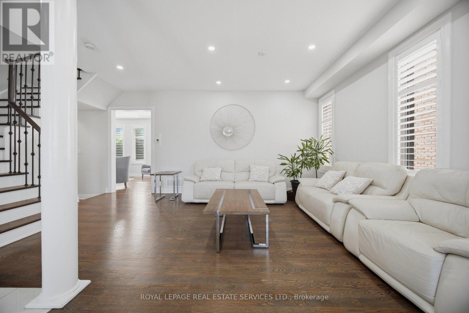 8 Wardsville Drive, Brampton, Ontario  L6Y 0T7 - Photo 8 - W13655260