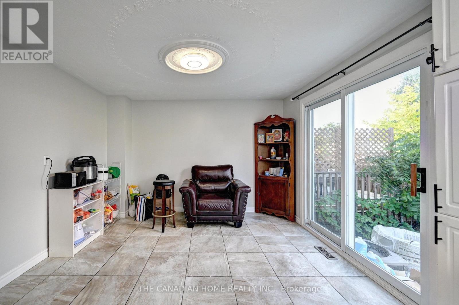 489 STRASBURG ROAD, Kitchener, Ontario