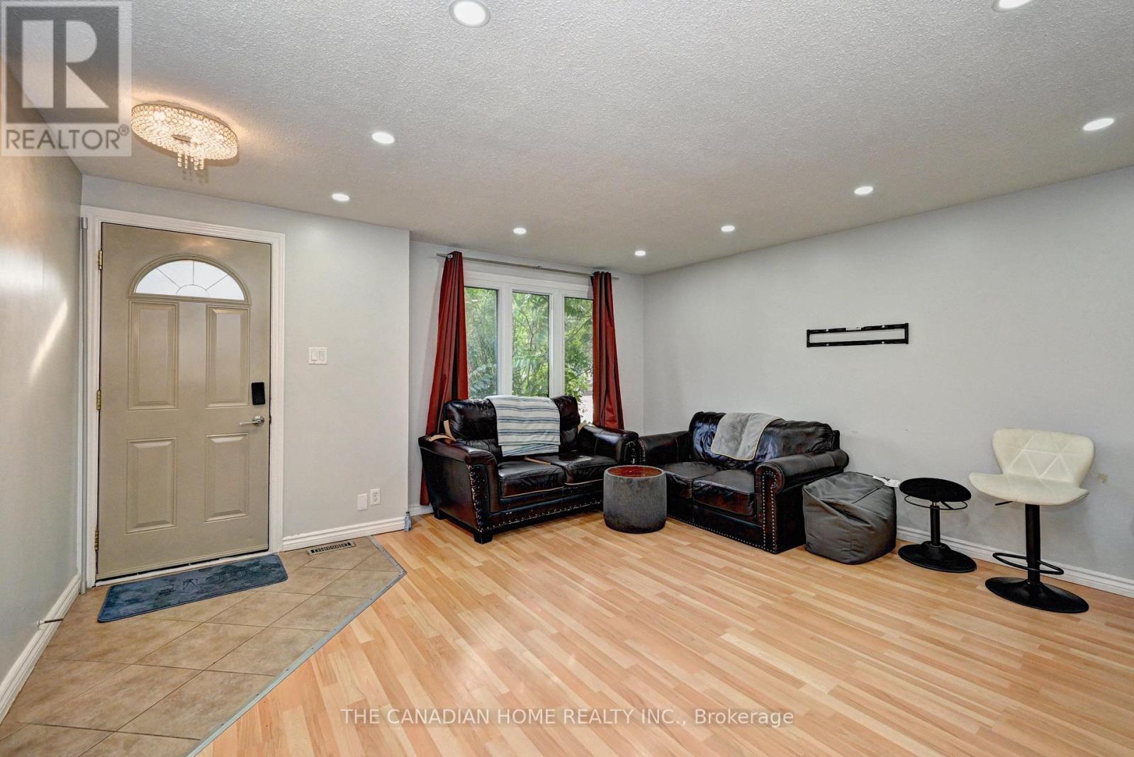 489 Strasburg Road, Kitchener, Ontario  N2E 1P1 - Photo 4 - X13655284