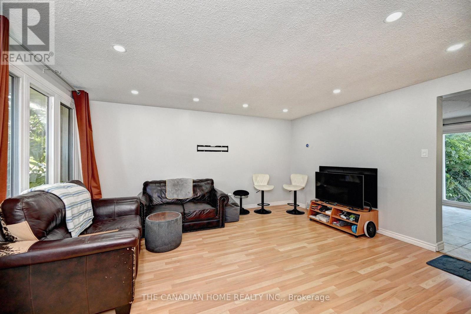 489 Strasburg Road, Kitchener, Ontario  N2E 1P1 - Photo 6 - X13655284