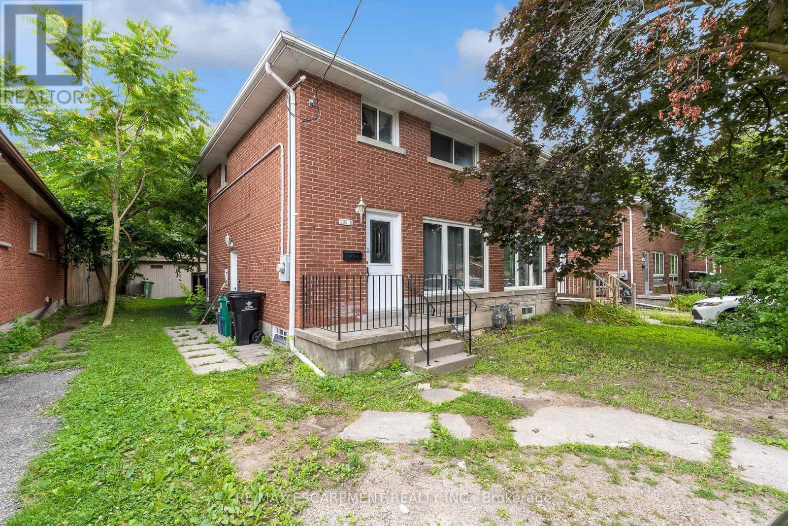 203b Erb Street, Waterloo, Ontario  N2J 1M7 - Photo 1 - X13655292