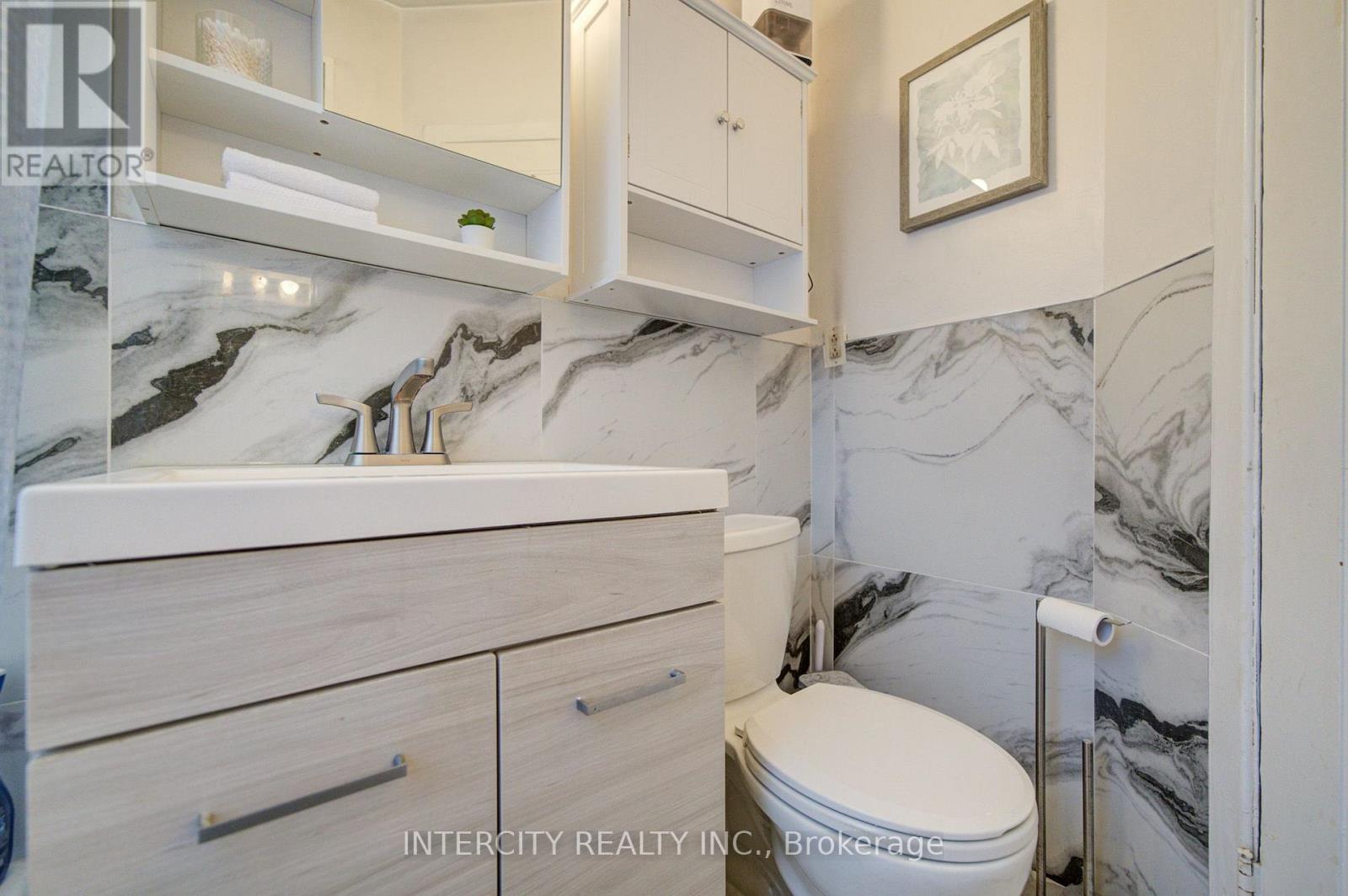256 Blantyre Avenue, Toronto, Ontario  M1N 2S1 - Photo 16 - E13597794