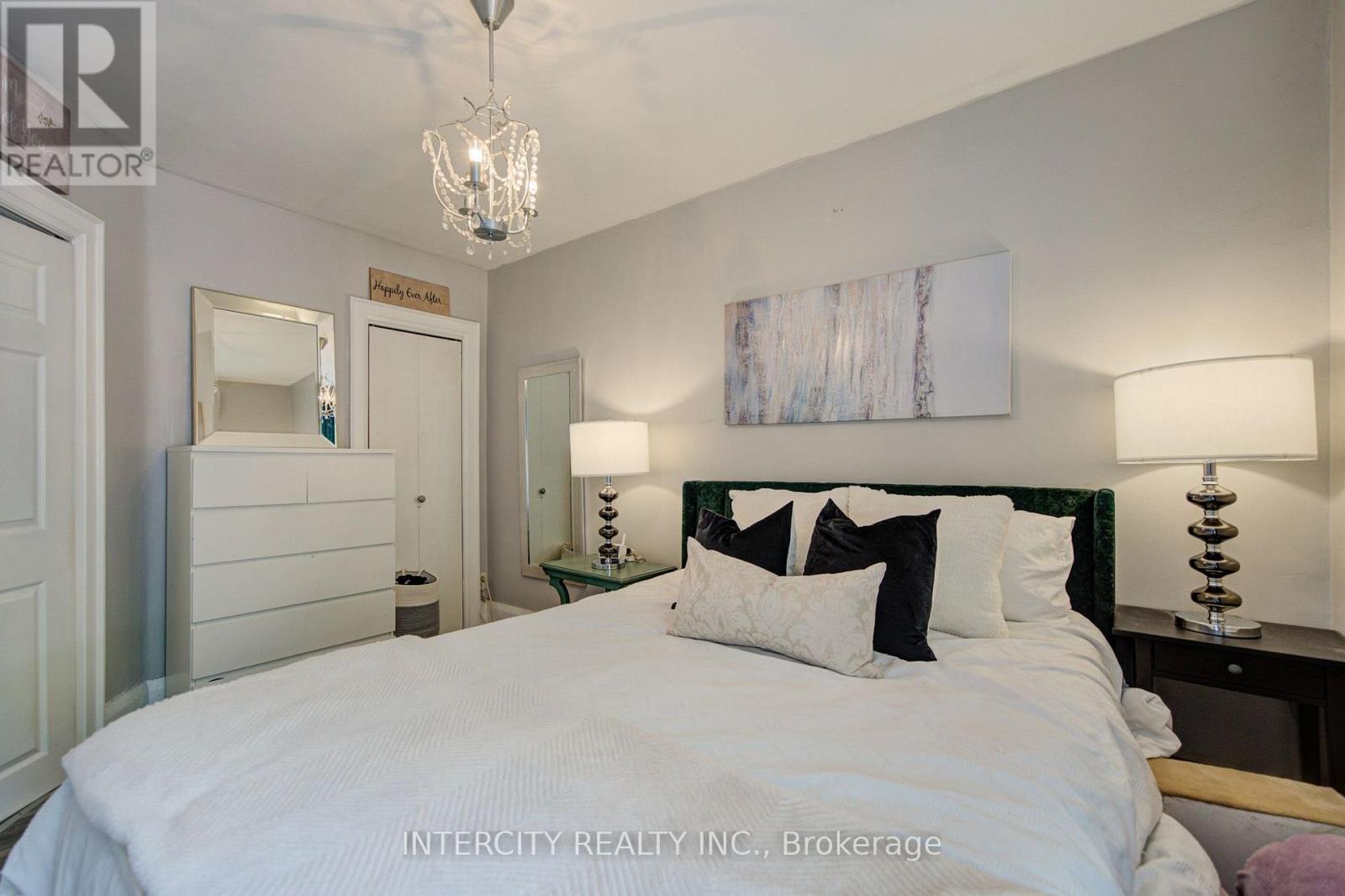 256 Blantyre Avenue, Toronto, Ontario  M1N 2S1 - Photo 13 - E13597794