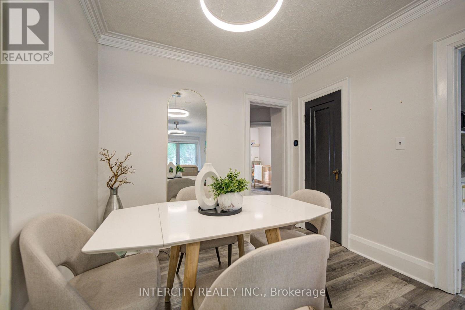 256 Blantyre Avenue, Toronto, Ontario  M1N 2S1 - Photo 8 - E13597794