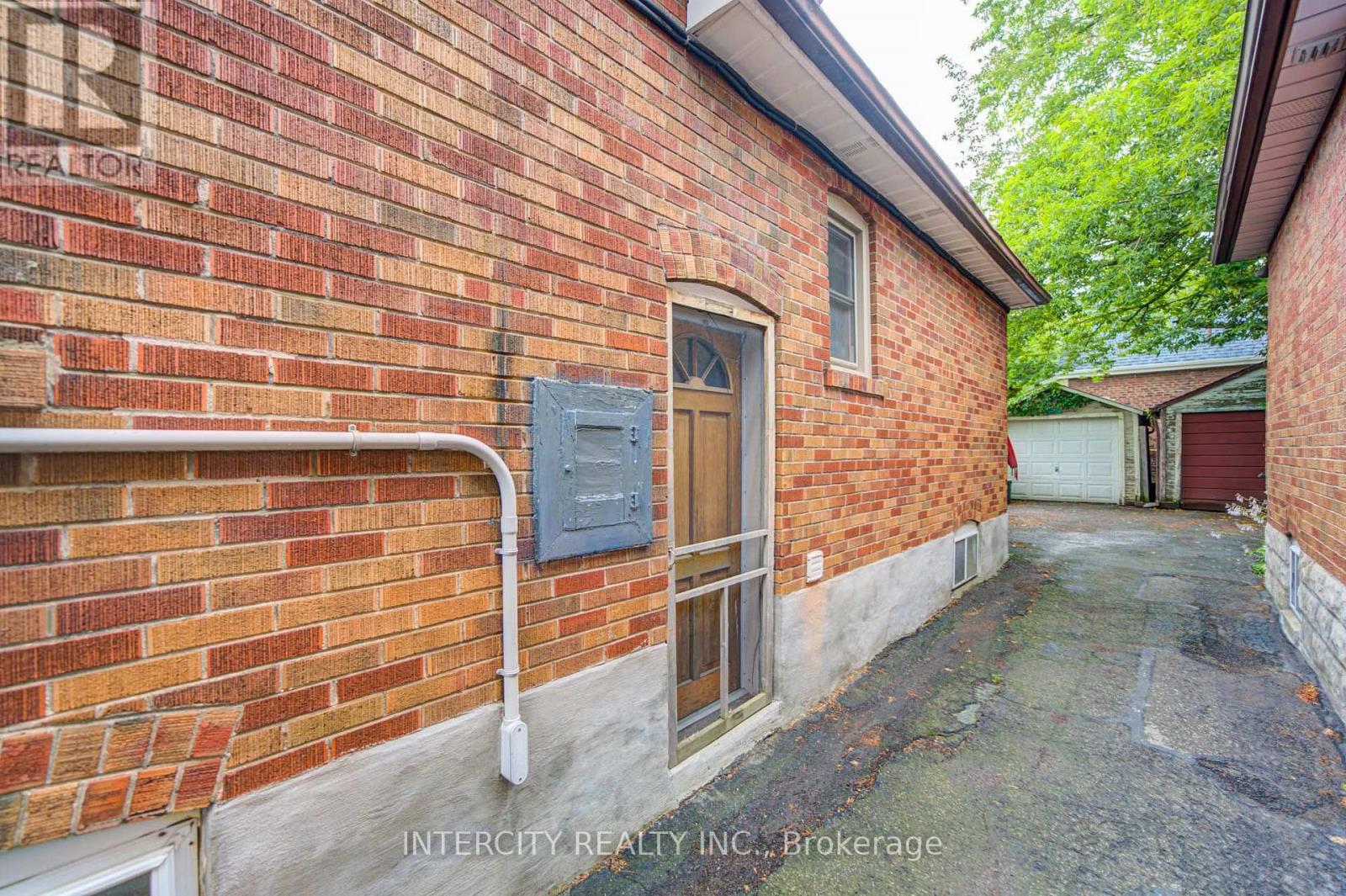 256 Blantyre Avenue, Toronto, Ontario  M1N 2S1 - Photo 33 - E13597794