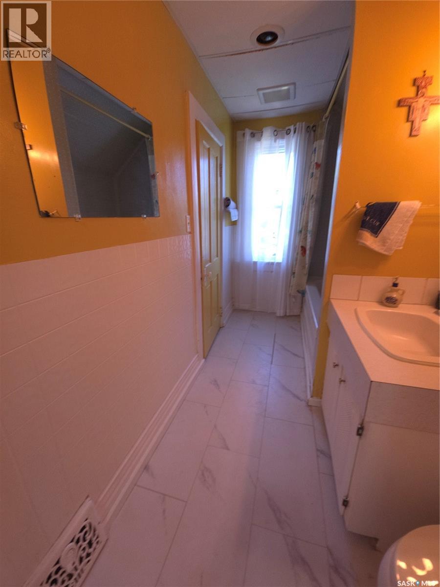 36 21st Street E, Prince Albert, Saskatchewan  S6V 1L8 - Photo 55 - SK043016