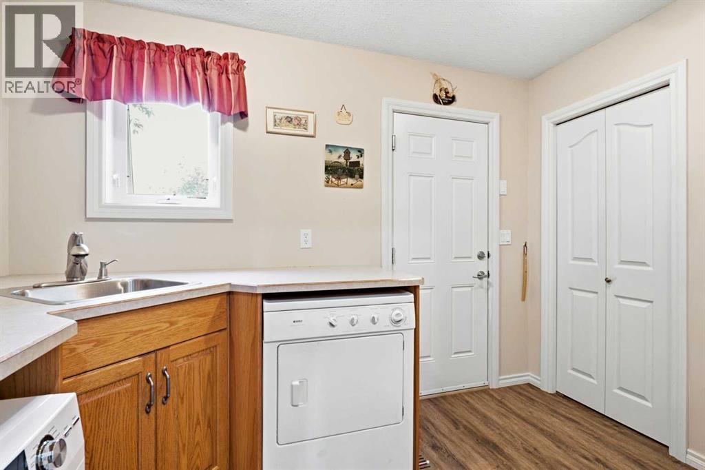 34055 Range Road 24, Rural Mountain View County, Alberta  T0M 0K0 - Photo 21 - A2333613