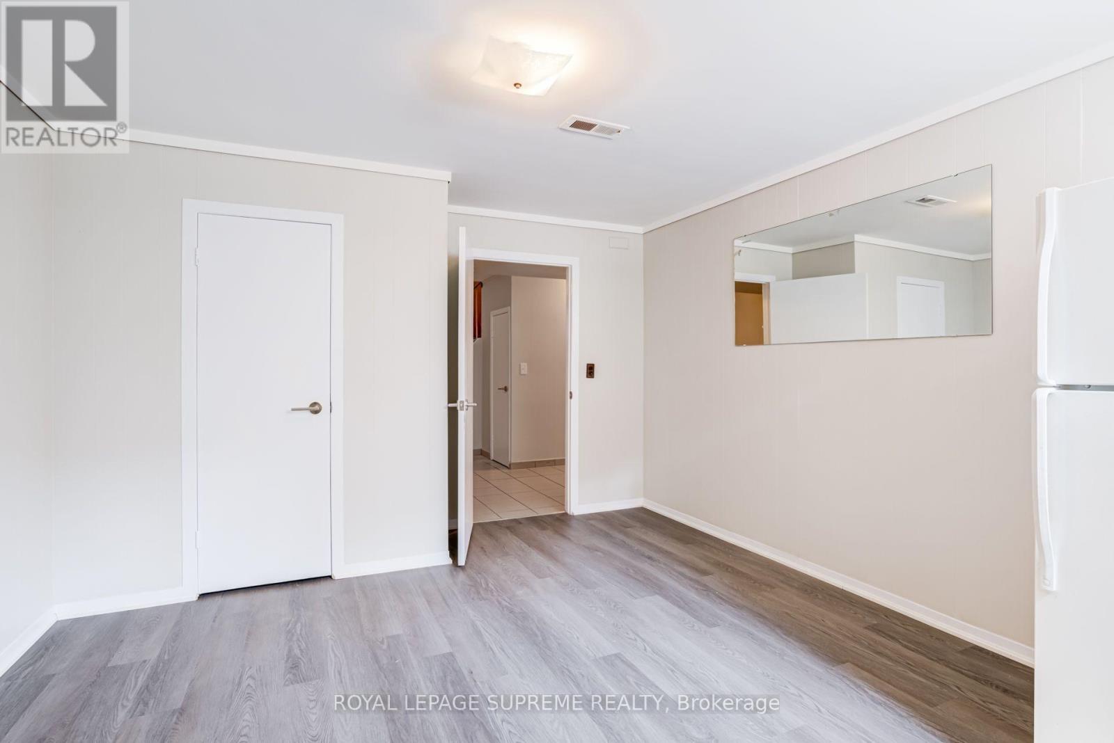 Bsmt - 5 Paramount Court, Toronto, Ontario  M6M 2L3 - Photo 17 - W13655306