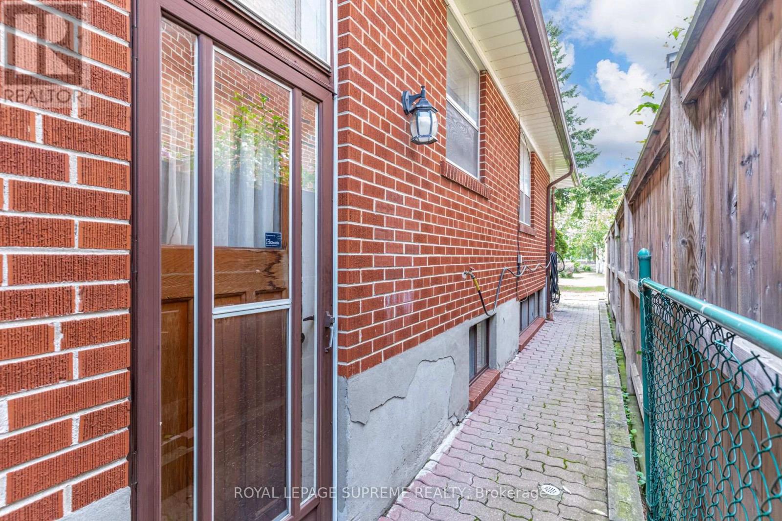 Bsmt - 5 Paramount Court, Toronto, Ontario  M6M 2L3 - Photo 3 - W13655306