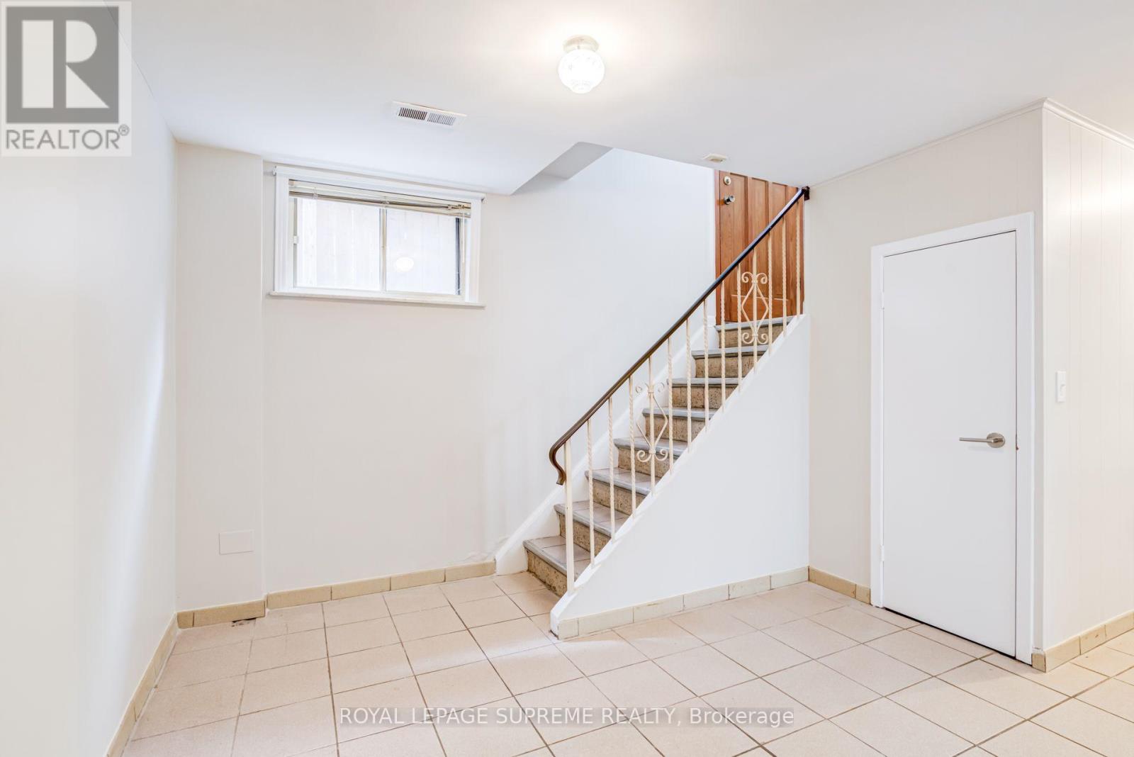 Bsmt - 5 Paramount Court, Toronto, Ontario  M6M 2L3 - Photo 4 - W13655306
