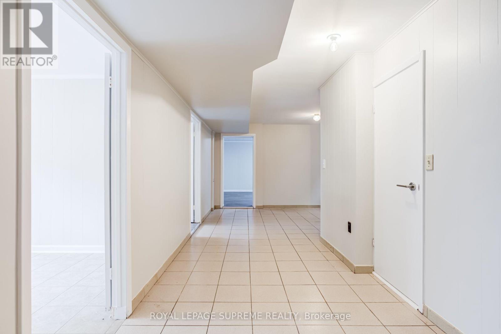 Bsmt - 5 Paramount Court, Toronto, Ontario  M6M 2L3 - Photo 6 - W13655306