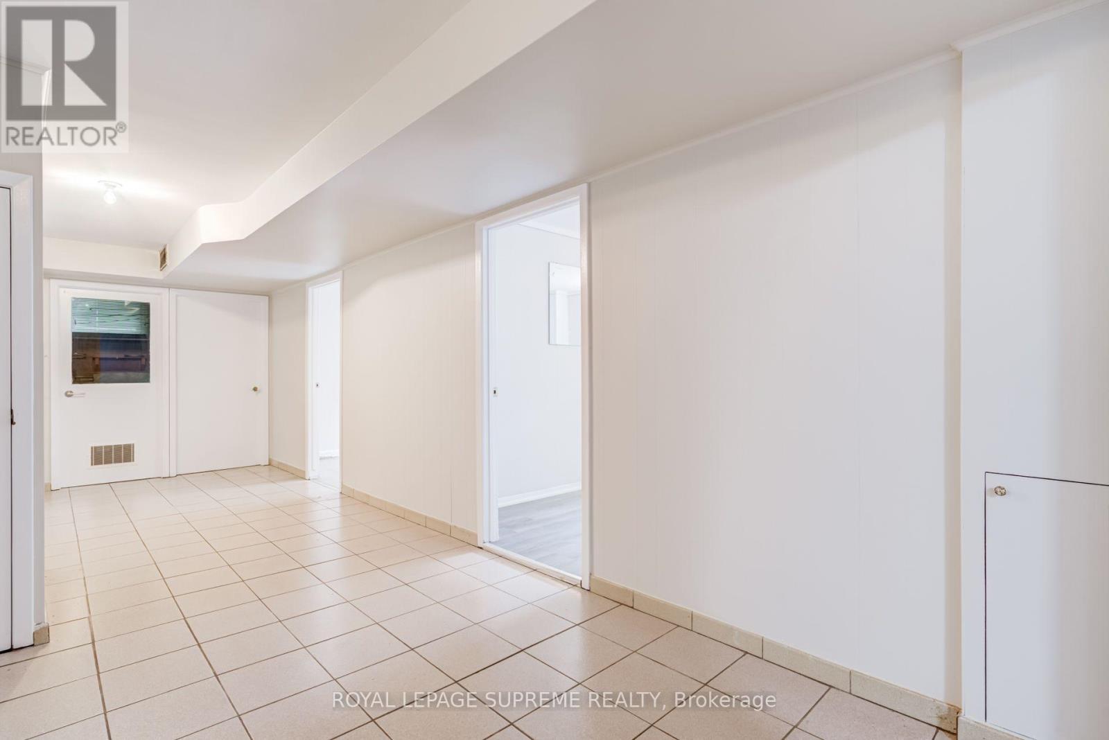 Bsmt - 5 Paramount Court, Toronto, Ontario  M6M 2L3 - Photo 7 - W13655306